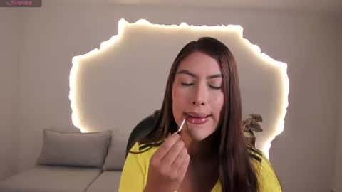 Ariana Dumont online show from 06/17/26, 11:23