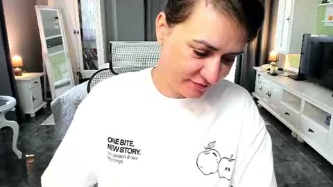 Snapshot of arianasage_ chatting on 07/19/26, 06:06 Ana online show from 07/19/26, 06:06