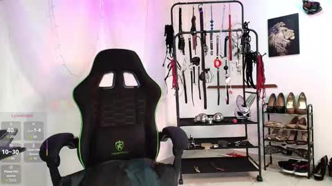 Snapshot of arianna_connor1 chatting on 10/07/25, 12:02 Arianna Connor online show from 10/07/25, 12:02