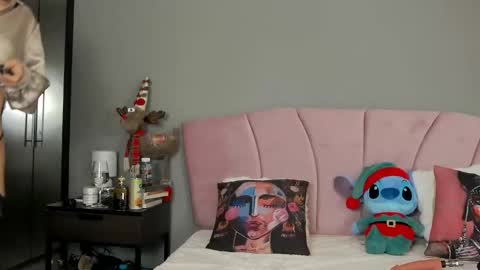 arianna_moonx online show from 12/18/25, 11:11