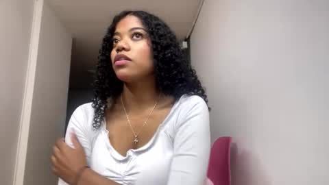 Snapshot of arianna_roxe_ chatting on 05/26/26, 04:19 arianna_roxe_ online show from 05/26/26, 04:19