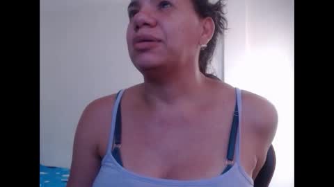 Snapshot of ariannaloovel chatting on 11/15/25, 05:53 ariannaloovel online show from 11/15/25, 05:53