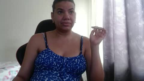 Snapshot of ariannaloovel chatting on 12/02/25, 02:45 ariannaloovel online show from 12/02/25, 02:45