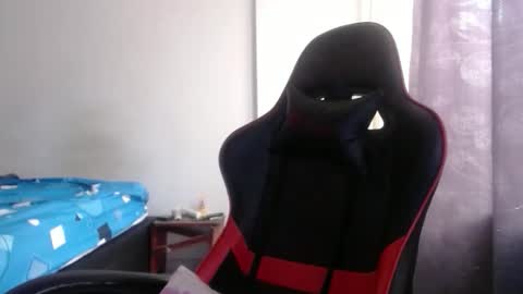 Snapshot of ariannaloovel chatting on 12/19/25, 03:08 ariannaloovel online show from 12/19/25, 03:08