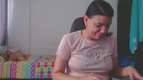 Snapshot of ariannaloovel chatting on 02/25/26, 04:49 ariannaloovel online show from 02/25/26, 04:49