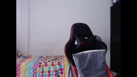 Snapshot of ariannaloovel chatting on 02/28/26, 06:20 ariannaloovel online show from 02/28/26, 06:20