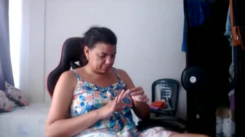 ariannaloovel online show from 06/12/26, 06:07