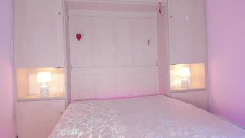 ariannavega_ online show from 04/17/26, 12:19