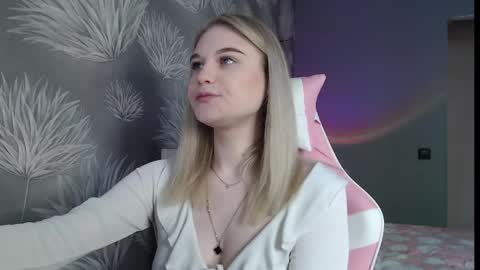 ariavelvets online show from 05/11/26, 10:43