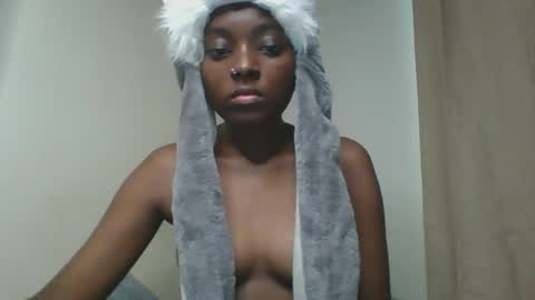 Snapshot of ariax_a chatting on 04/26/26, 09:18 Tight pussy online show from 04/26/26, 09:18