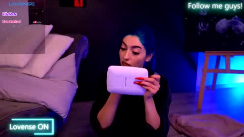 Aria  online show from 09/29/25, 08:24