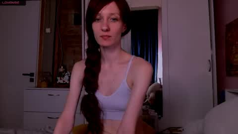 Snapshot of aribluush chatting on 05/27/26, 01:57 aribluush online show from 05/27/26, 01:57