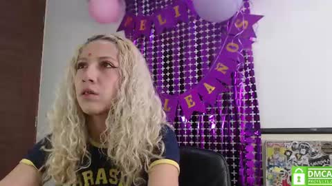 Snapshot of aribunnie chatting on 07/01/26, 01:02 Ari Bunnie online show from 07/01/26, 01:02