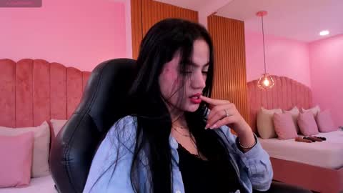 Snapshot of ariel_jonnes chatting on 09/09/25, 05:45 Ariel online show from 09/09/25, 05:45