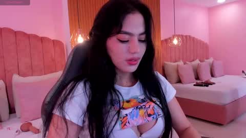 Snapshot of ariel_jonnes chatting on 09/16/25, 05:47 Ariel online show from 09/16/25, 05:47
