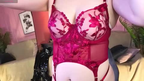 Ari online show from 10/17/25, 06:05