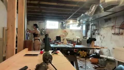 Snapshot of ariel_lena chatting on 10/15/25, 07:58 Ariel online show from 10/15/25, 07:58