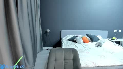 Ariel online show from 11/05/25, 07:25