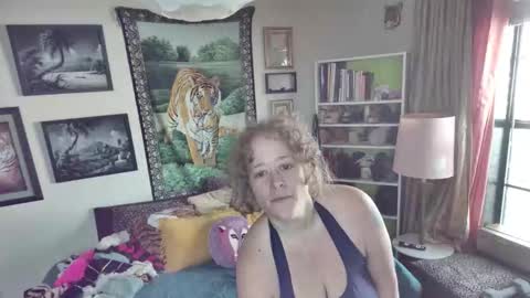 Arielle Ari online show from 10/07/25, 06:27