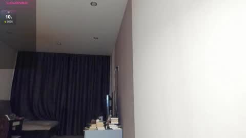 Snapshot of arielbelli chatting on 10/02/25, 08:27 Ariel online show from 10/02/25, 08:27