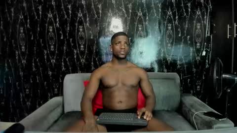 Snapshot of arielbronwxxx chatting on 10/19/25, 04:24 chris online show from 10/19/25, 04:24