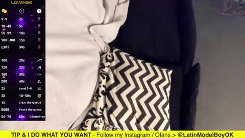 Snapshot of arielenbsas chatting on 02/17/25, 11:55 Ariel online show from 02/17/25, 11:55