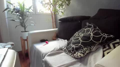 Snapshot of arielenbsas chatting on 02/21/25, 12:06 Ariel online show from 02/21/25, 12:06