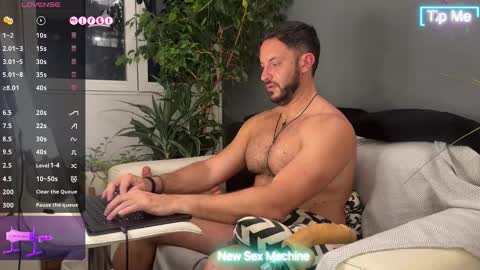 Snapshot of arielenbsas chatting on 01/17/26, 01:21 Ariel online show from 01/17/26, 01:21