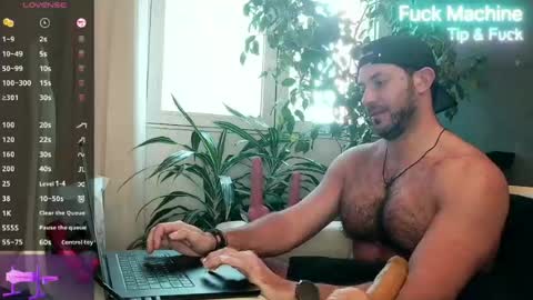 Snapshot of arielenbsas chatting on 06/25/26, 12:09 Ariel online show from 06/25/26, 12:09