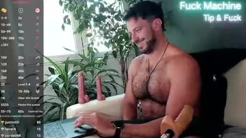 Snapshot of arielenbsas chatting on 07/14/26, 12:22 Ariel online show from 07/14/26, 12:22