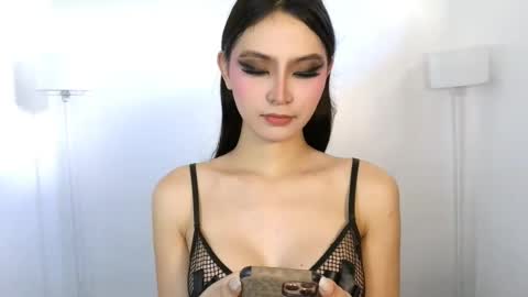 Snapshot of ariellasirens chatting on 06/14/26, 04:14 ariellasirens online show from 06/14/26, 04:14