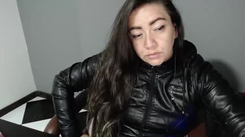 Arielle online show from 12/22/24, 06:17