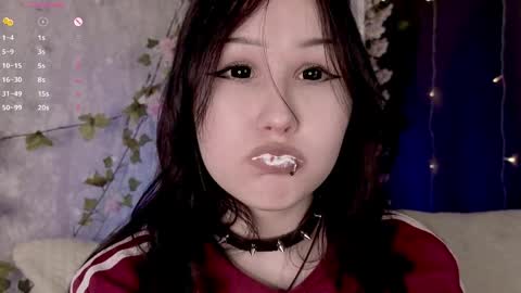 Dee online show from 04/09/26, 06:19