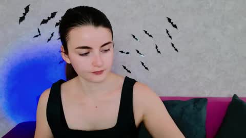 arielstonks_lovee online show from 10/28/25, 04:27