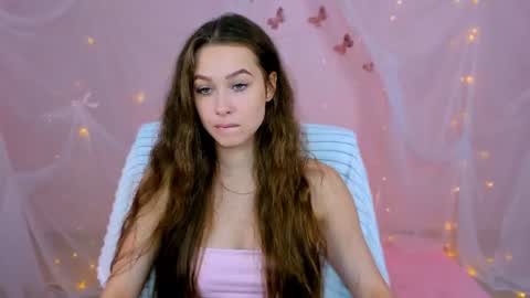 Snapshot of arielsykes chatting on 07/25/26, 11:19 arielsykes online show from 07/25/26, 11:19