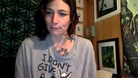 ariel  colin when hes here online show from 12/04/24, 04:54