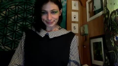 ariel  colin when hes here online show from 12/08/24, 06:01