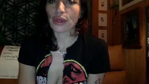 ariel  colin when hes here online show from 01/11/25, 11:46