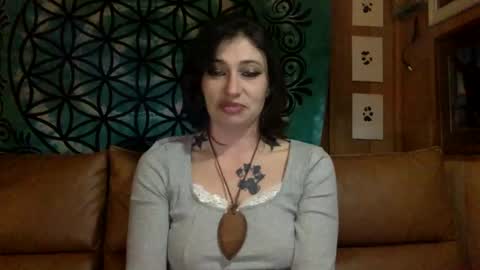 ariel  colin when hes here online show from 02/05/25, 11:06