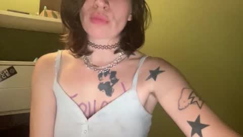 ariel  colin when hes here online show from 01/09/26, 04:04