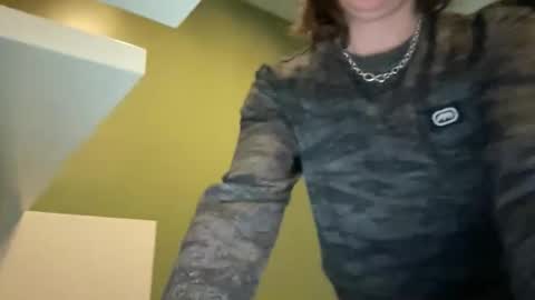 ariel  colin when hes here online show from 01/11/26, 01:49