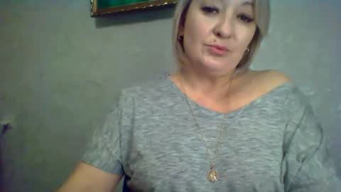 Snapshot of arielxloveresss chatting on 11/08/25, 10:19 ArielXLoveresss online show from 11/08/25, 10:19