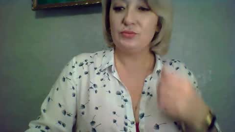 Snapshot of arielxloveresss chatting on 11/09/25, 10:35 ArielXLoveresss online show from 11/09/25, 10:35