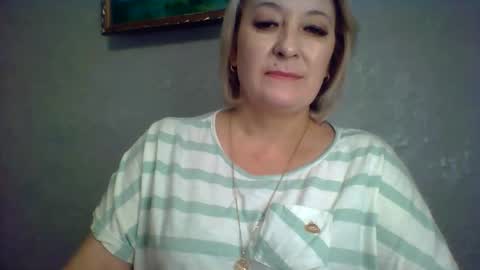 Snapshot of arielxloveresss chatting on 11/16/25, 08:31 ArielXLoveresss online show from 11/16/25, 08:31