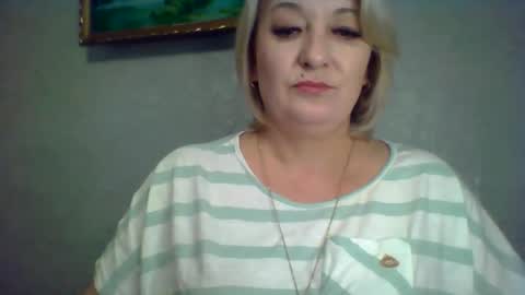 Snapshot of arielxloveresss chatting on 11/20/25, 08:36 ArielXLoveresss online show from 11/20/25, 08:36