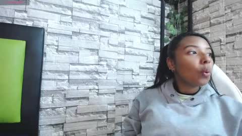 Snapshot of arietta_ chatting on 03/03/25, 03:42 ARIETTA online show from 03/03/25, 03:42
