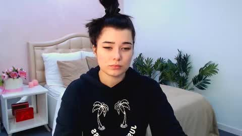 Ari online show from 10/21/25, 10:05