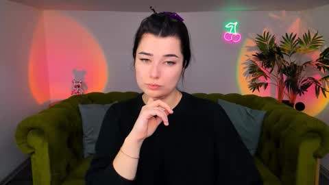 Ari online show from 10/27/25, 06:28