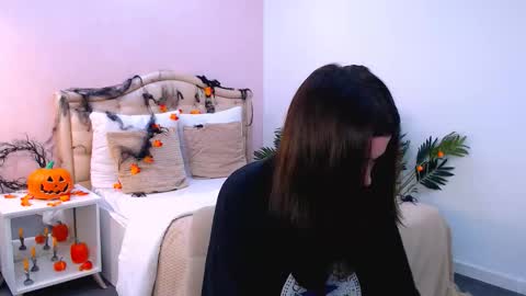 Ari online show from 11/05/25, 01:44