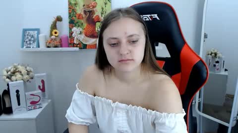 Snapshot of arinabelle chatting on 10/08/25, 03:37 arinabelle online show from 10/08/25, 03:37